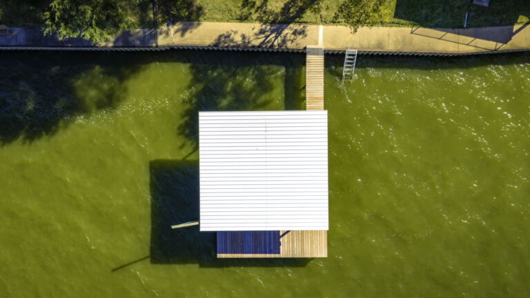 lake-livingston-boathouse-construction10